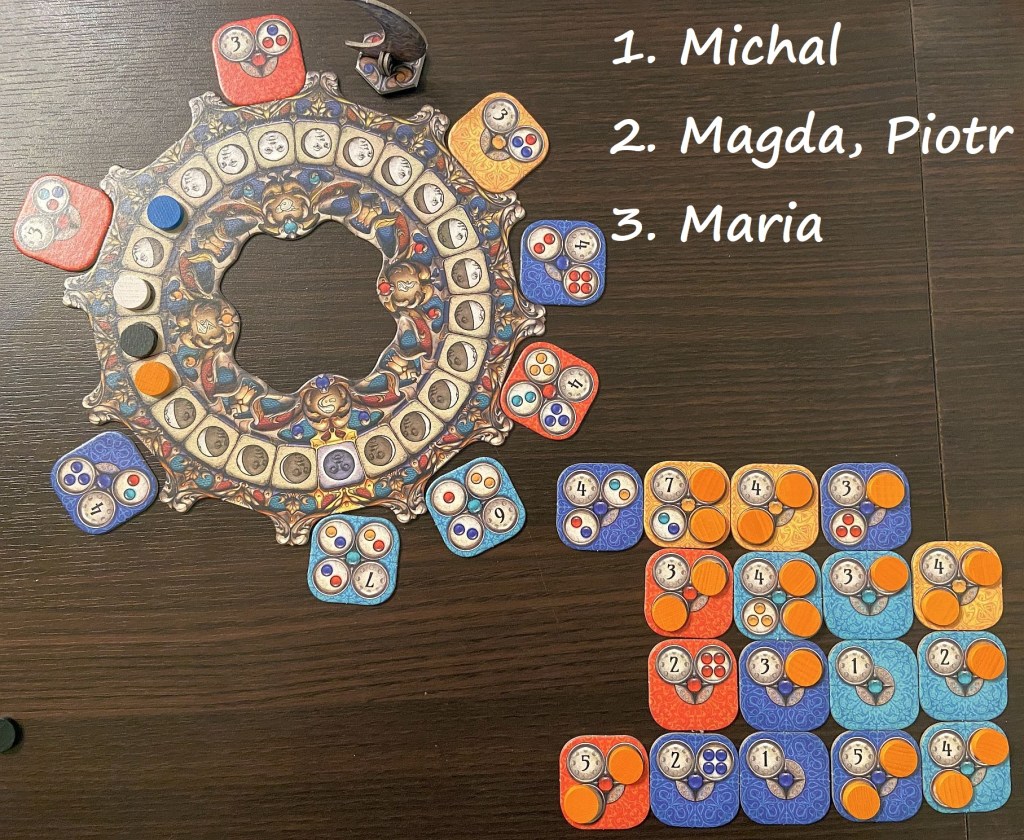 The immediate re-match was again very close - still, the newbie luck continued and my orange scored victory again (yet one more time by only 1 point, at the very last moment!)